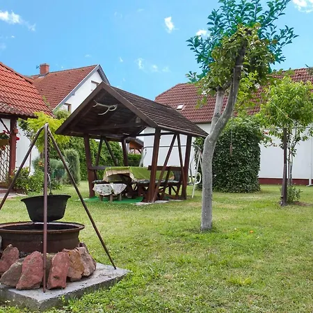 Familia Nyaralo 117 Casa vacanze Balatonmáriafürdő